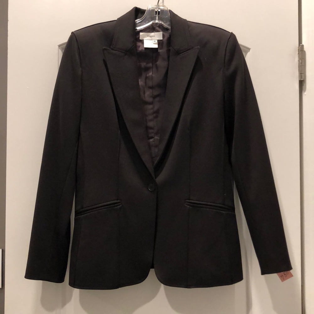 BROWN BLAZER